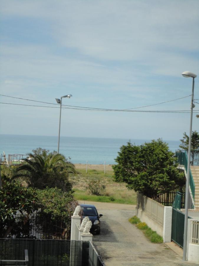 Marinella Seaside Apartment Піццо Екстер'єр фото